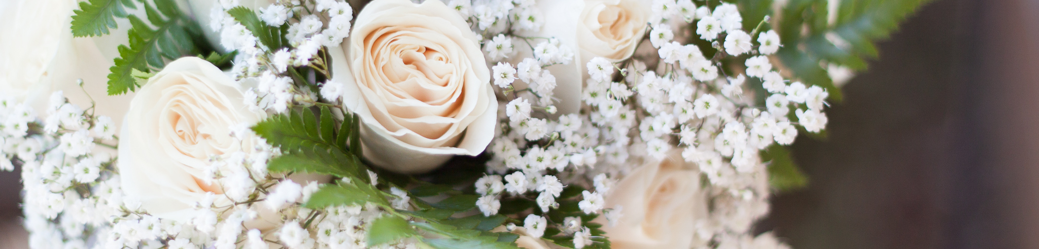 white wedding rose bouquet